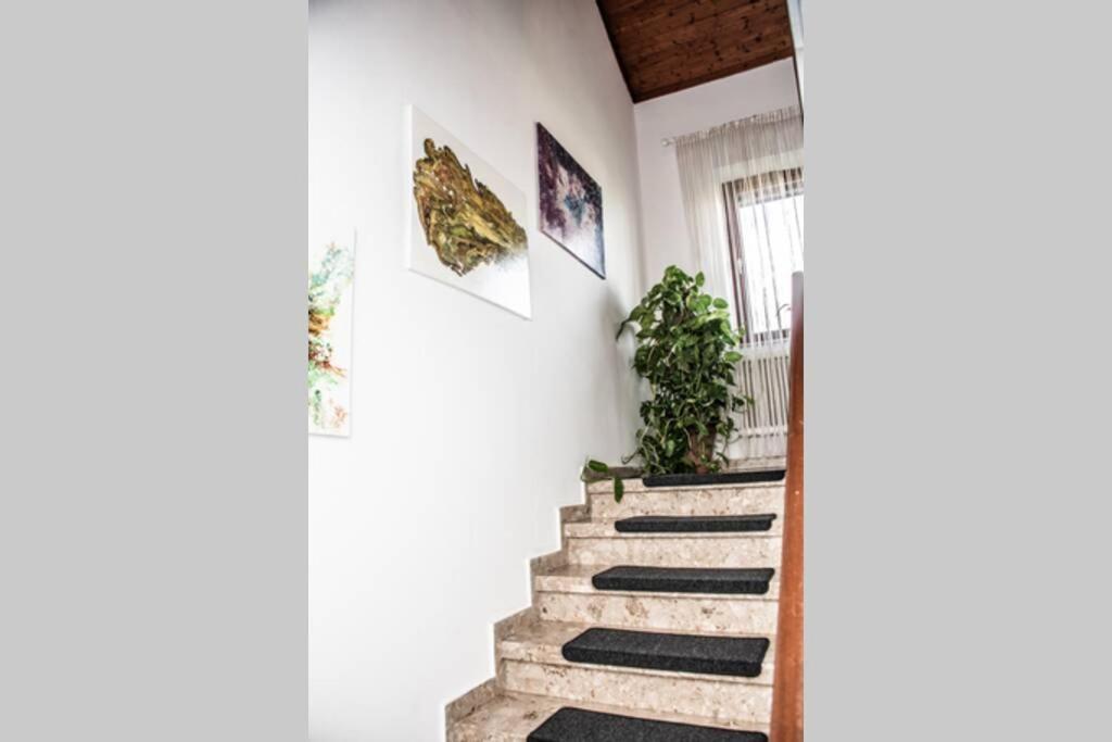 Apartment Pouringraz Fuer Kunst- Und Tennisliebhaber Εξωτερικό φωτογραφία