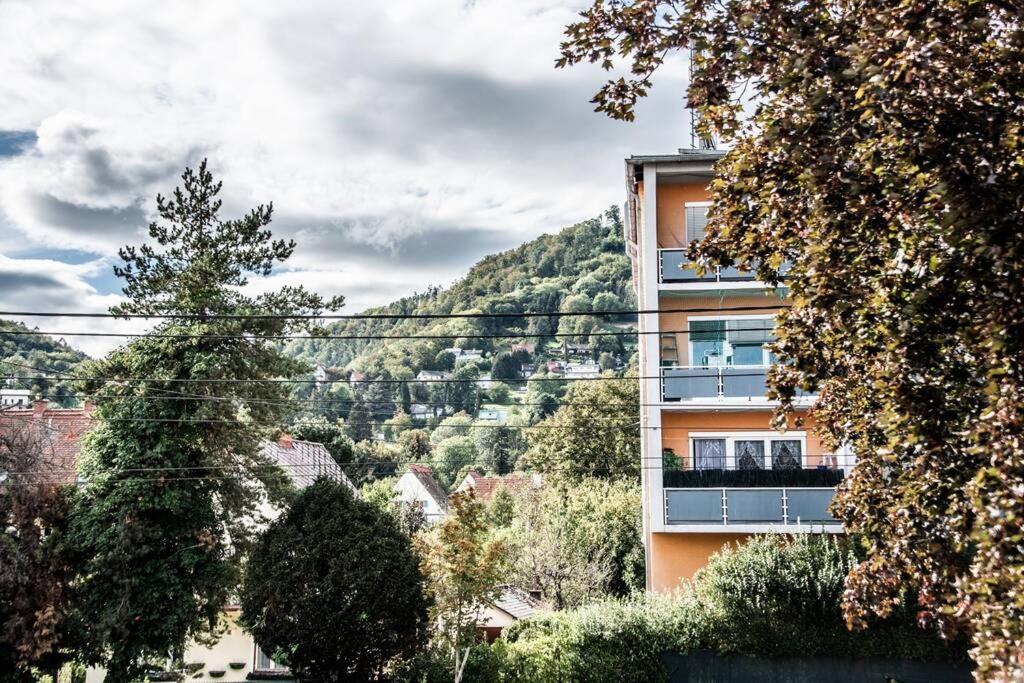 Apartment Pouringraz Fuer Kunst- Und Tennisliebhaber Εξωτερικό φωτογραφία
