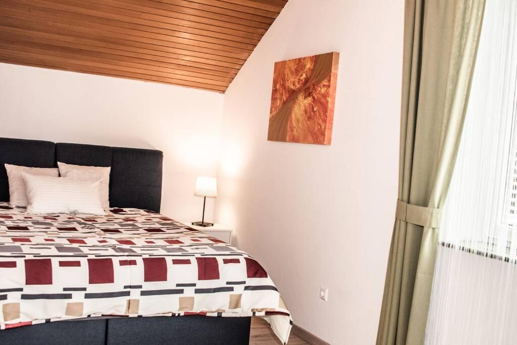 Apartment Pouringraz Fuer Kunst- Und Tennisliebhaber Εξωτερικό φωτογραφία