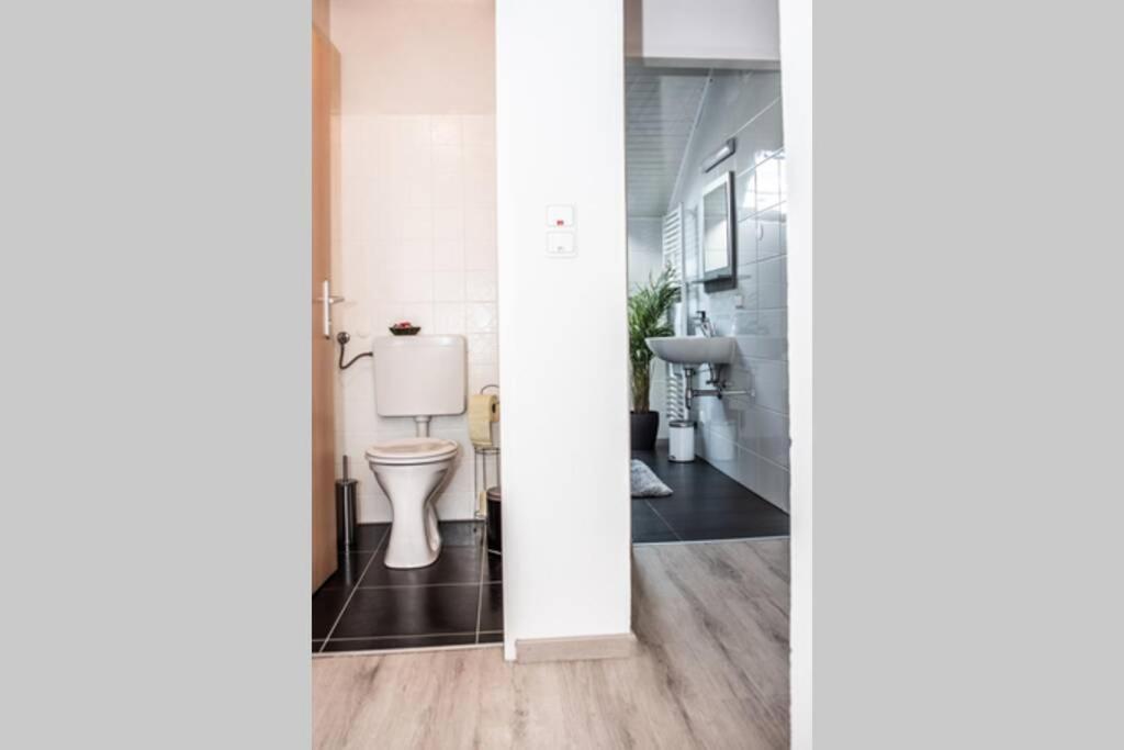 Apartment Pouringraz Fuer Kunst- Und Tennisliebhaber Εξωτερικό φωτογραφία