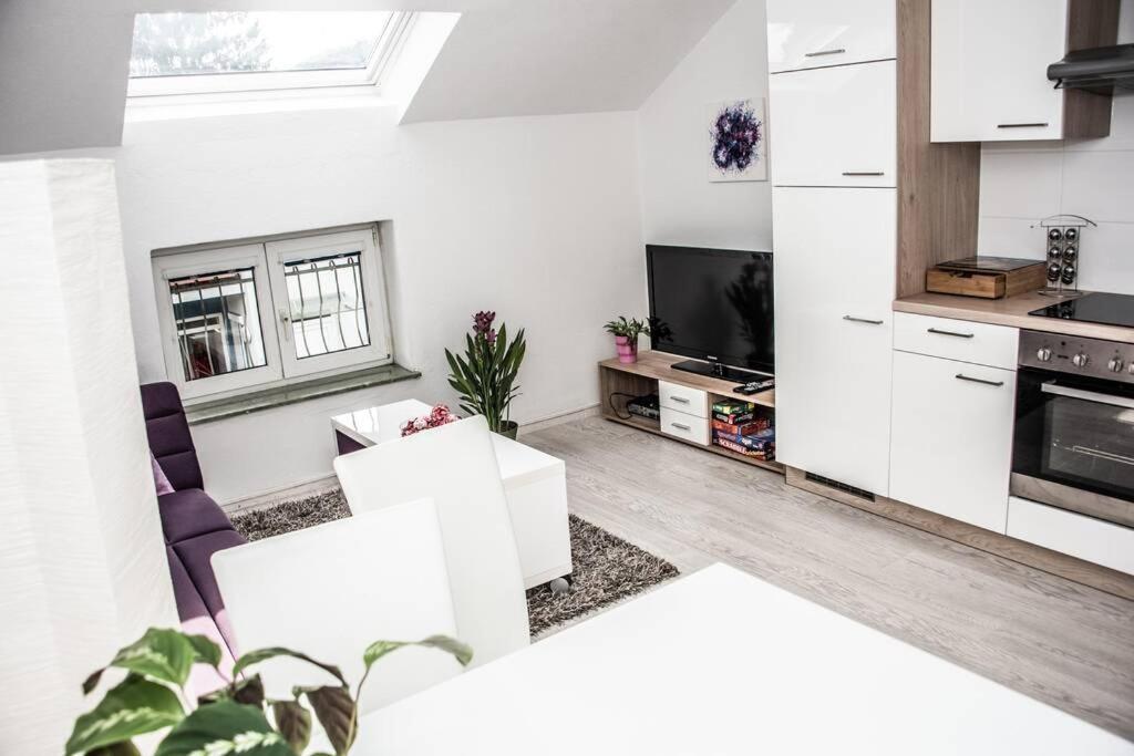 Apartment Pouringraz Fuer Kunst- Und Tennisliebhaber Εξωτερικό φωτογραφία