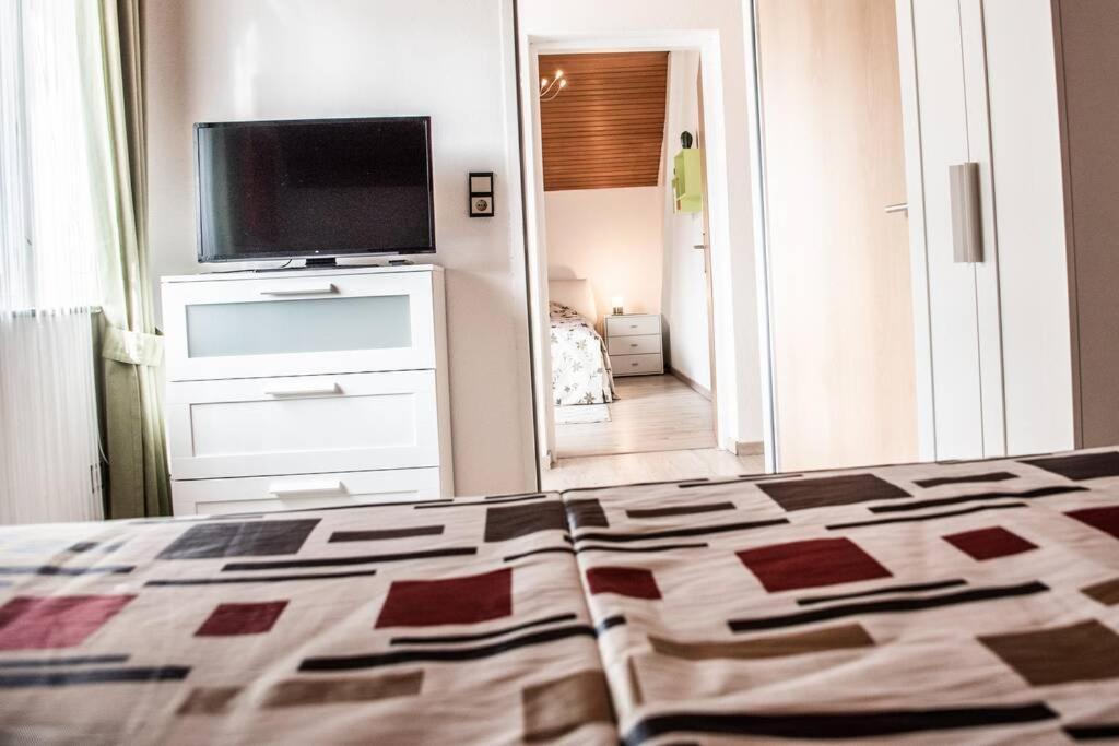 Apartment Pouringraz Fuer Kunst- Und Tennisliebhaber Εξωτερικό φωτογραφία